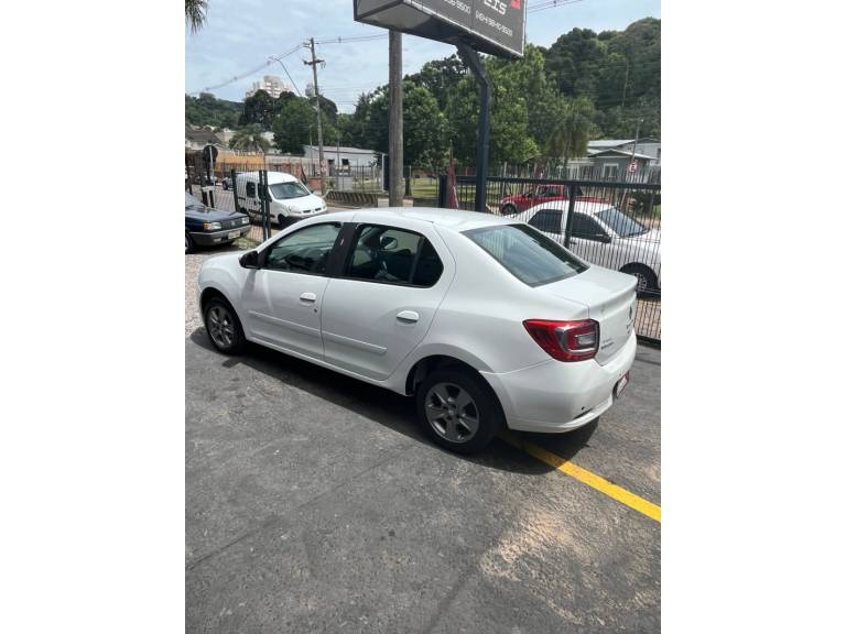 RENAULT - LOGAN - 2018/2018 - Branca - R$ 42.900,00