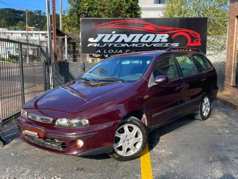 FIAT - MAREA - 2000/2001 - Vermelha - R$ 29.900,00