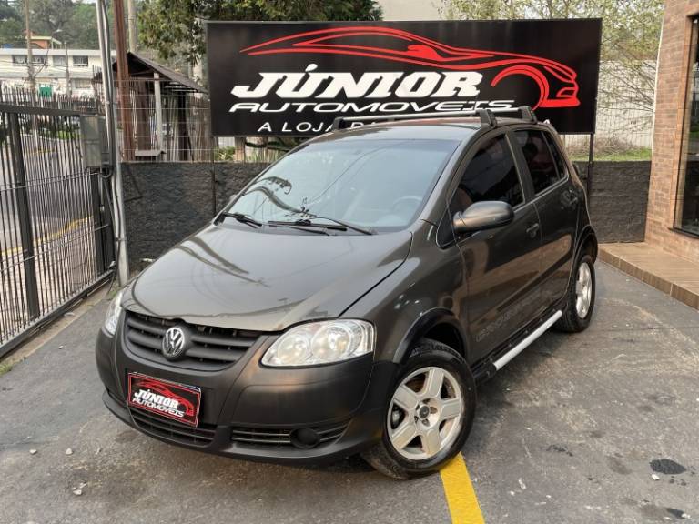 VOLKSWAGEN - CROSSFOX - 2009/2010 - Cinza - R$ 35.900,00