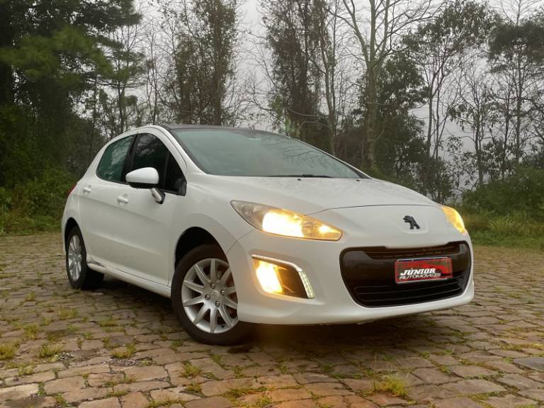 PEUGEOT - 308 - 2013/2014 - Branca - R$ 42.900,00