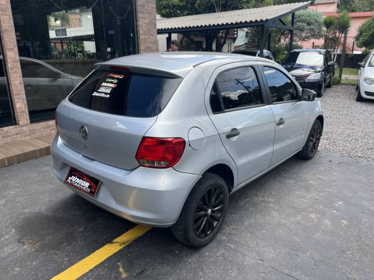 VOLKSWAGEN - GOL - 2014/2014 - Prata - R$ 36.900,00