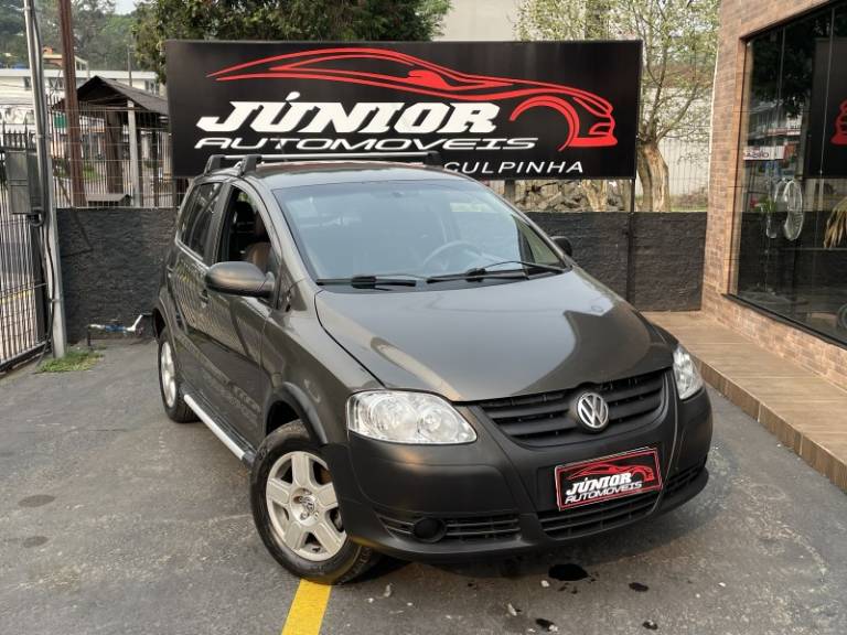 VOLKSWAGEN - CROSSFOX - 2009/2010 - Cinza - R$ 35.900,00