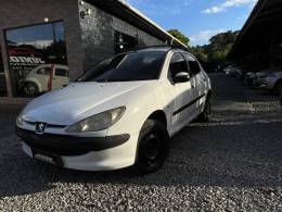 PEUGEOT - 206 - 2000/2000 - Branca - R$ 12.900,00