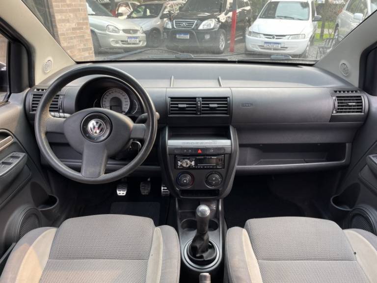 VOLKSWAGEN - CROSSFOX - 2009/2010 - Cinza - R$ 35.900,00