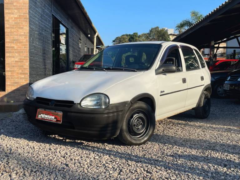 CHEVROLET - CORSA - 1997/1997 - Branca - R$ 14.900,00