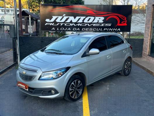 CHEVROLET - ONIX - 2013/2014 - Prata - R$ 43.900,00