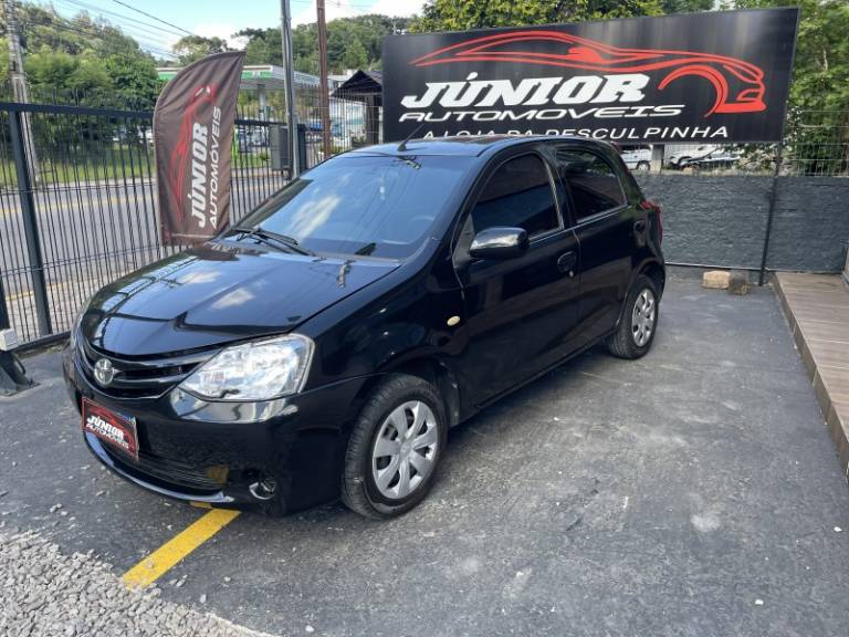 TOYOTA - ETIOS - 2013/2013 - Preta - R$ 42.900,00