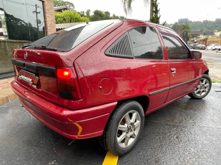 CHEVROLET - KADETT - 1997/1997 - Vermelha - R$ 14.900,00