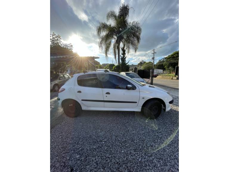 PEUGEOT - 206 - 2000/2000 - Branca - R$ 12.900,00