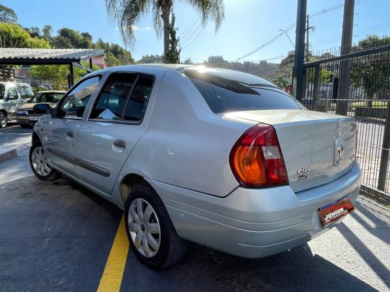 RENAULT - CLIO - 2001/2001 - Cinza - R$ 15.800,00