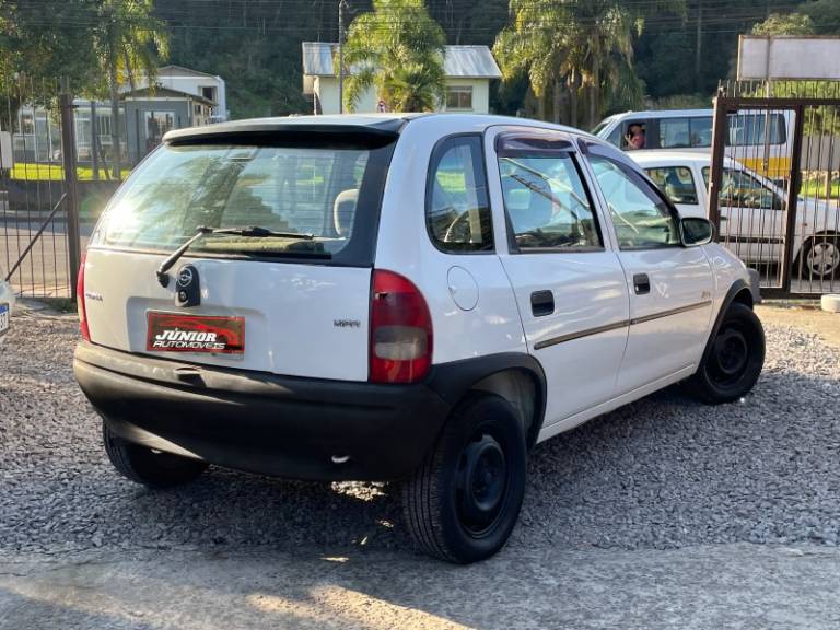 CHEVROLET - CORSA - 1997/1997 - Branca - R$ 14.900,00