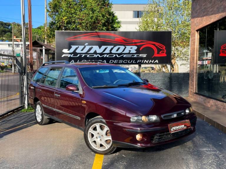 FIAT - MAREA - 2000/2001 - Vermelha - R$ 29.900,00