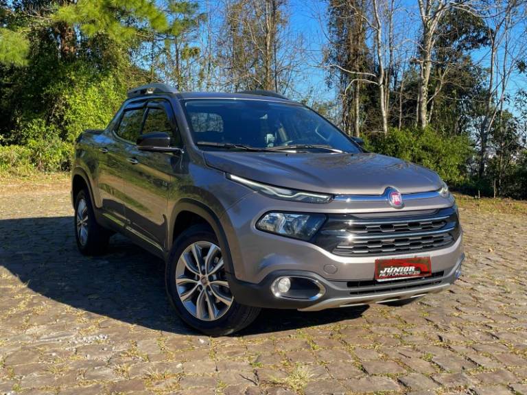 FIAT - TORO - 2018/2019 - Cinza - R$ 119.000,00